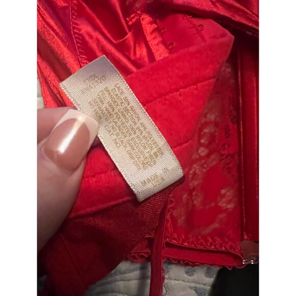 Vintage Victoria Secret Gold Label Red Lace Floral Bustier with Garter Hooks 34C - Picture 6 of 6
